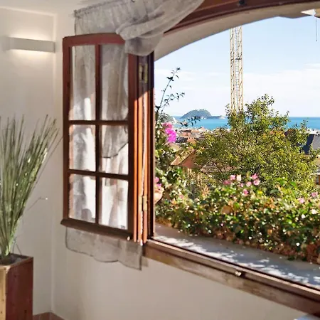 アパート Casa Delle Ninfe アラッシオ